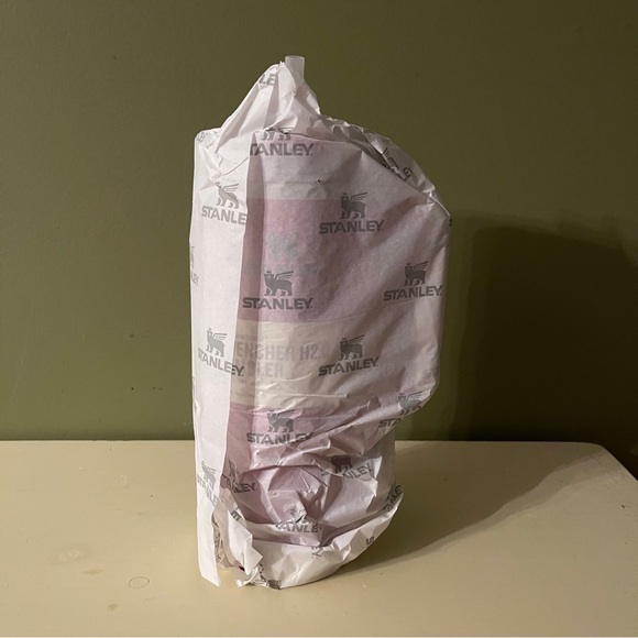 NWT Stanley Quencher H2.0 FlowState Tumbler Fuchsia 40oz - Picture 9 of 10